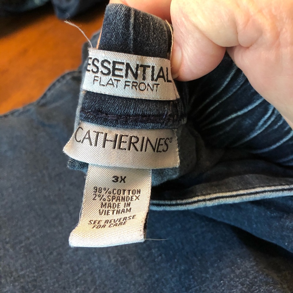 2 pairs jeans
